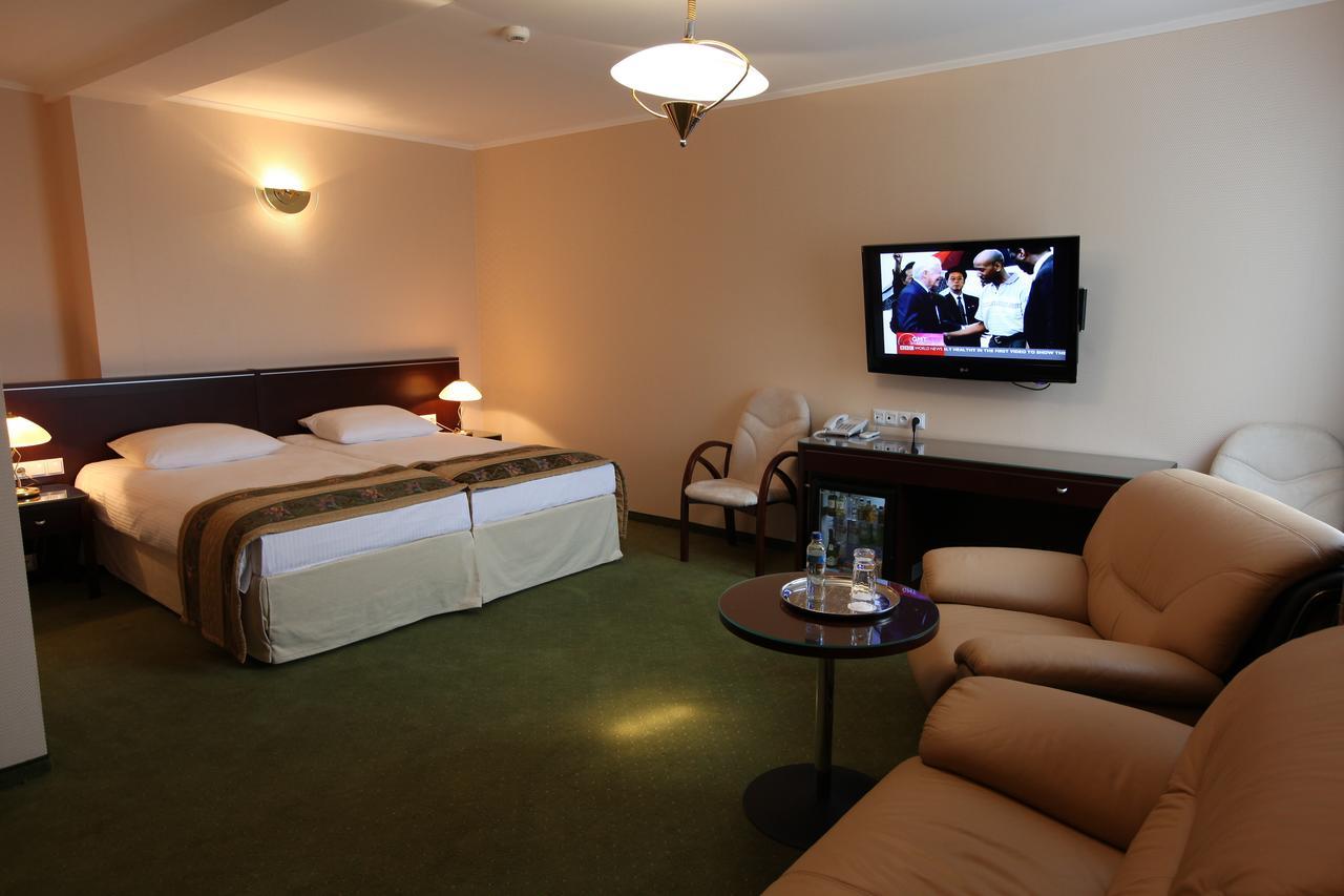 Hotel Janusz Siedlce Esterno foto